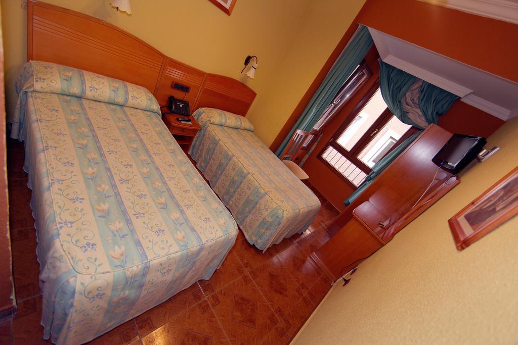 Hostal Victoria Μάλαγα Δωμάτιο φωτογραφία